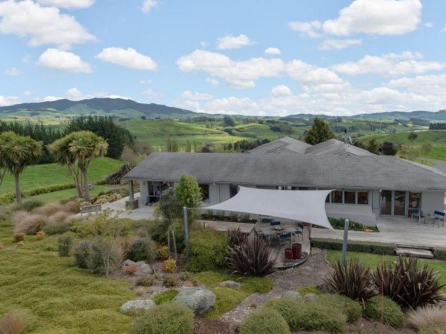 Above The River Karapiro Bed & Breakfast Kültér fotó