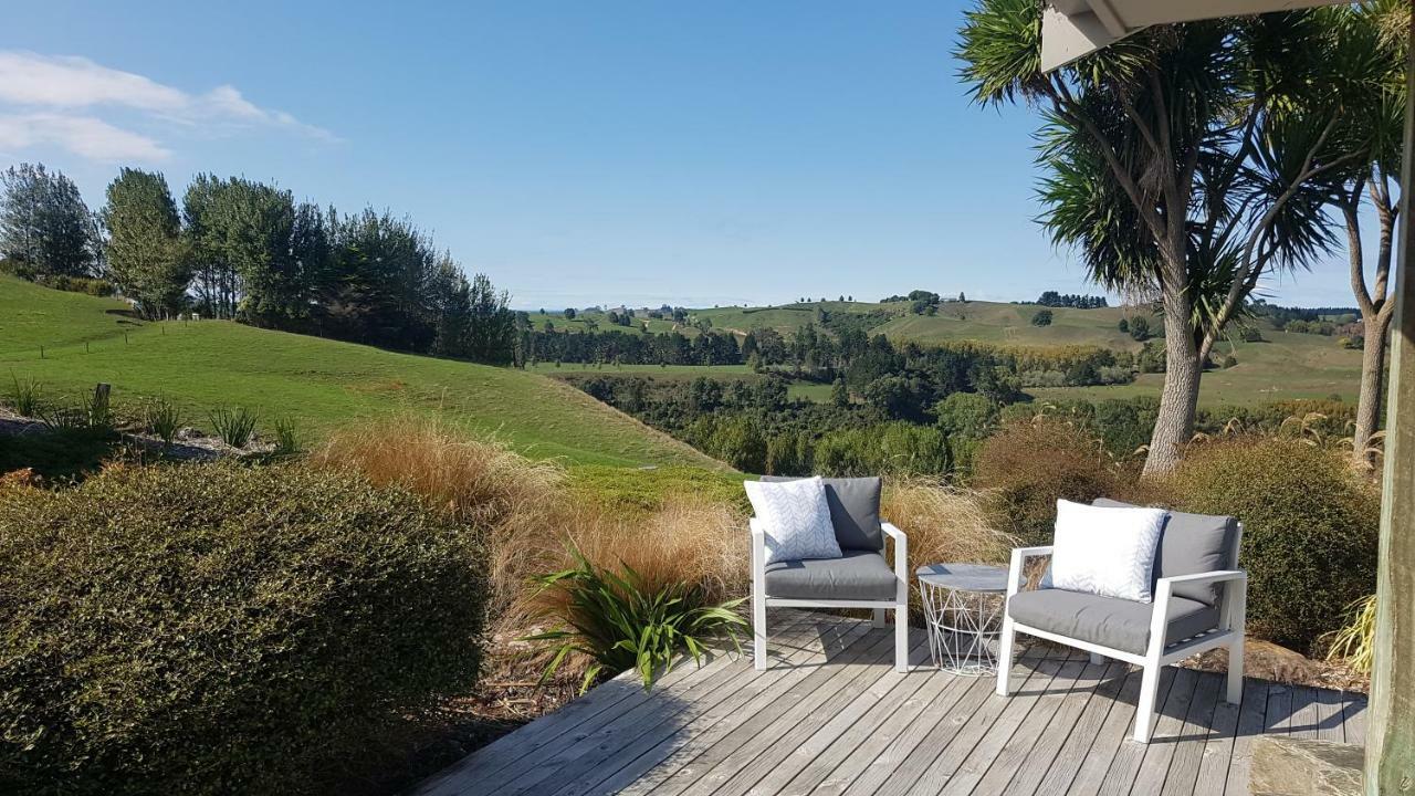 Above The River Karapiro Bed & Breakfast Kültér fotó